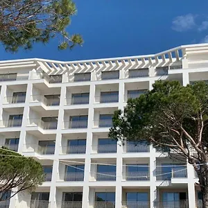 Fllad And Hotel Golem (Tirana)