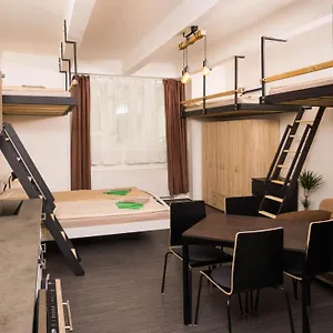 Apartament Flying Bed Close To Castle And Airport, Praga