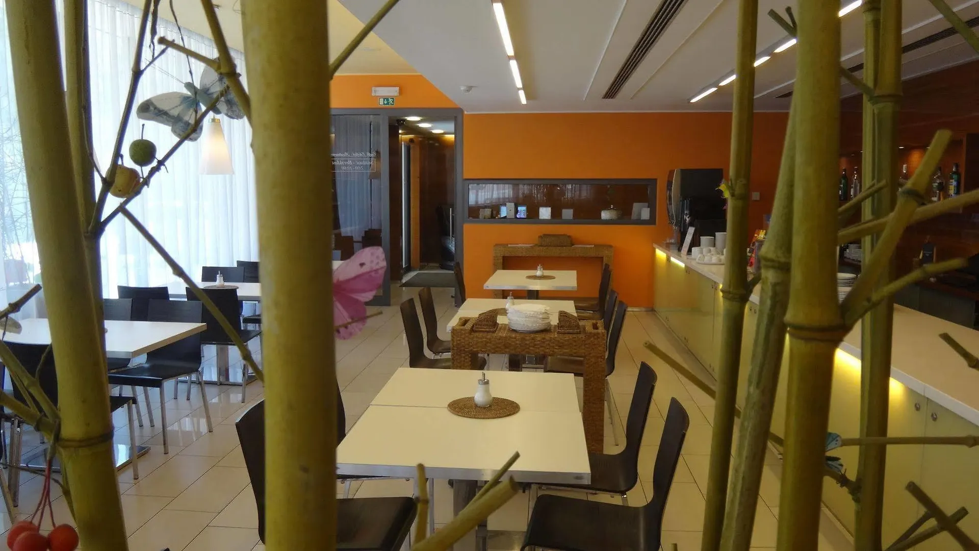 Hotel Ehrlich Praga 4*,
